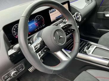 Mercedes GLA 200 AMG Line — photo 9
