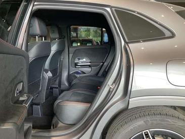 Mercedes GLA 200 AMG Line — photo 13