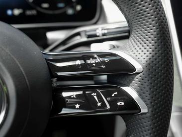 Mercedes GLC 220 AMG Line — photo 10