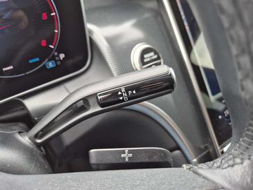Mercedes GLC 200 — photo 10