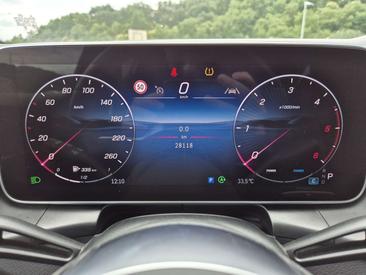 Mercedes GLC 200 — photo 14
