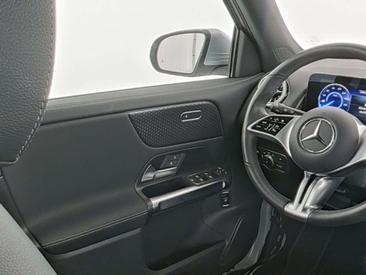 Mercedes EQB 250 — photo 2