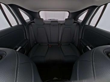 Mercedes GLA 180 — photo 3