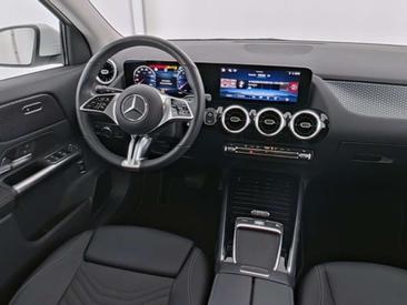 Mercedes GLA 180 — photo 4