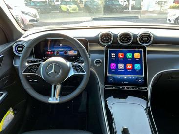 Mercedes GLC 200 — photo 10