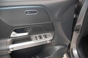 Mercedes GLB 200 — photo 9
