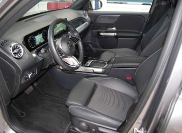 Mercedes GLB 200 — photo 10