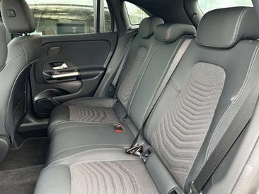 Mercedes GLA 200 Night Edition — photo 12