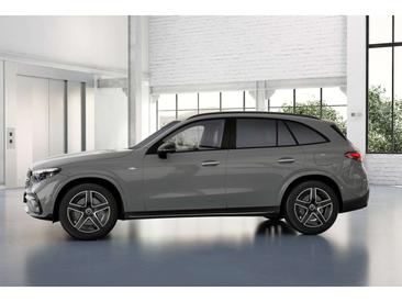 Mercedes GLC 300 — photo 18