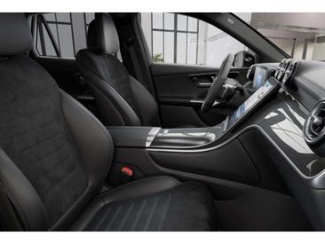 Mercedes GLC 300 — photo 22