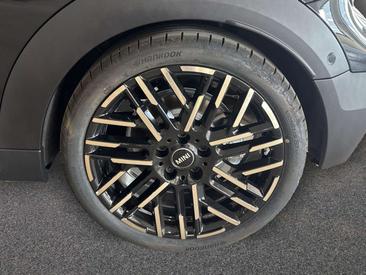 Mini Cabrio Favoured Cooper S — photo 7