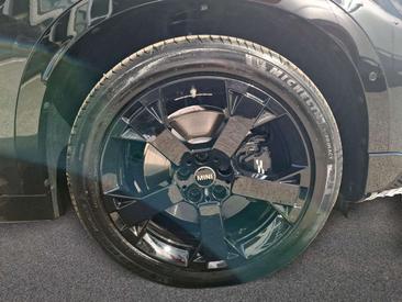 Mini Countryman JCW Electric — photo 7