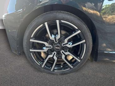 Mini Cooper E JCW — photo 7