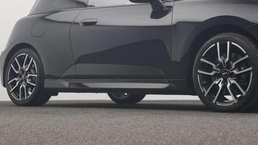 Mini Cooper SE JCW — photo 17