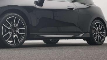 Mini Cooper SE JCW — photo 18