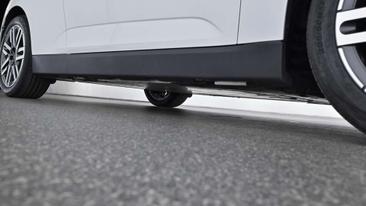 Mini Cooper E Classic — photo 17