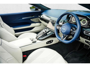 Aston Martin Vantage (2024-) Vantage Roadster — photo 3