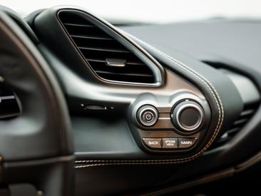Ferrari 488 GTB — photo 16