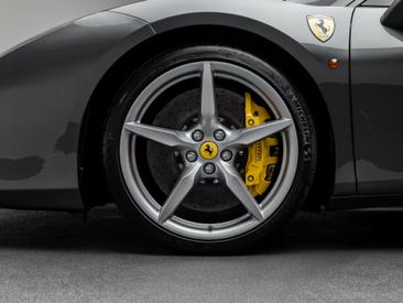 Ferrari 488 GTB — photo 25