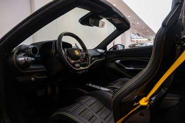 Ferrari F8 Spider — photo 13
