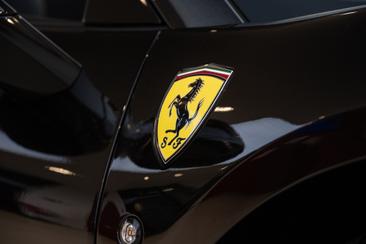 Ferrari F8 Spider — photo 24