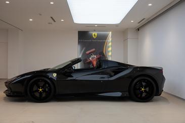 Ferrari F8 Spider — photo 26