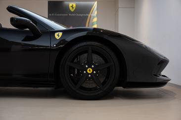 Ferrari F8 Spider — photo 30