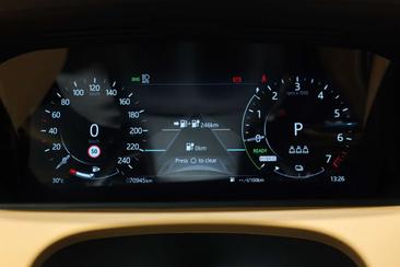Land Rover Range Rover Velar R-Dynamic HSE 2.0 P400e — photo 17