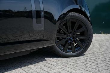 Land Rover Range Rover Autobiography 3.0 P550e — photo 36