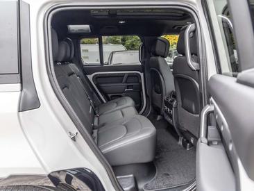 Land Rover Defender 110 D350 X-Dynamic HSE Satin Gris — photo 9
