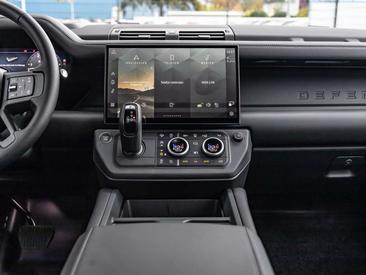 Land Rover Defender 110 D350 X-Dynamic HSE Satin Gris — photo 16