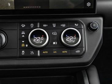 Land Rover Defender 110 D350 X-Dynamic HSE Satin Gris — photo 18