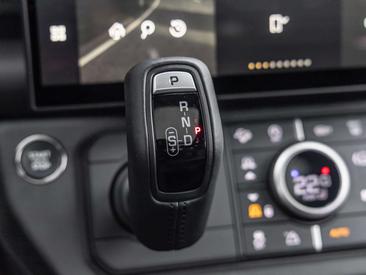 Land Rover Defender 110 D350 X-Dynamic HSE Satin Gris — photo 19