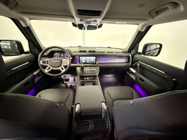Land Rover Defender 110 X-Dynamic SE 3.0d I6 Mhev — photo 12