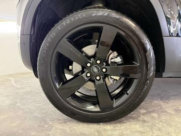 Land Rover Defender 110 X-Dynamic SE 3.0d I6 Mhev — photo 13