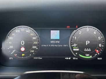 Land Rover Defender X-Dynamic HSE Edition P300e PHEV — photo 8