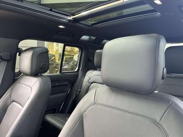 Land Rover Defender X-Dynamic HSE Edition P300e PHEV — photo 14