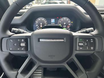 Land Rover Defender X-Dynamic HSE Edition P300e PHEV — photo 19