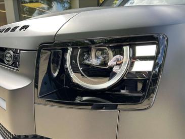 Land Rover Defender X-Dynamic HSE Edition P300e PHEV — photo 28