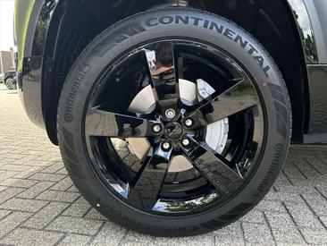 Land Rover Defender X-Dynamic HSE Edition P300e PHEV — photo 29
