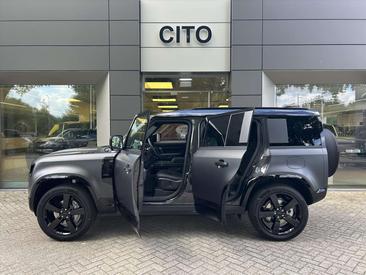 Land Rover Defender X-Dynamic HSE Edition P300e PHEV — photo 33