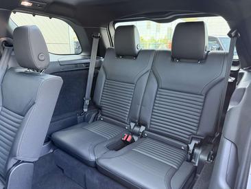 Land Rover Discovery Dynamic SE D350 — photo 11