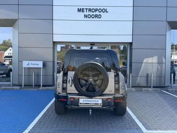 Land Rover Defender 90 P400 X — photo 4