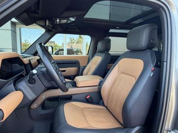 Land Rover Defender 90 P400 X — photo 7