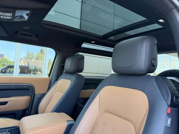 Land Rover Defender 90 P400 X — photo 8