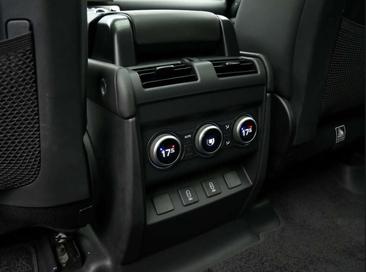 Land Rover Defender 110 X-Dynamic HSE Awd 3.0d I6 Mhev 250cv Auto — photo 11