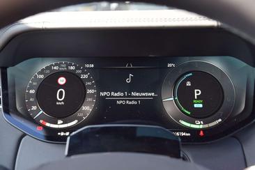 Land Rover Range Rover P550e Autobiography PHEV — photo 10