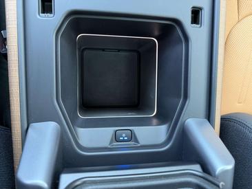 Land Rover Defender 90 P400 X — photo 19