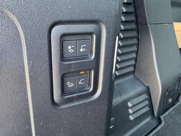 Land Rover Defender 90 P400 X — photo 22