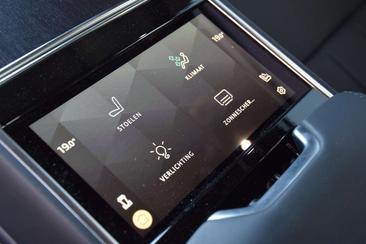 Land Rover Range Rover P550e Autobiography PHEV — photo 22